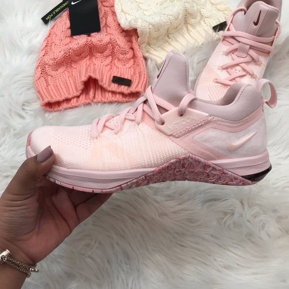 🌸 LAST ONE: Women’s Nike Metcon flyknit 🌸 - Picture 2 of 7